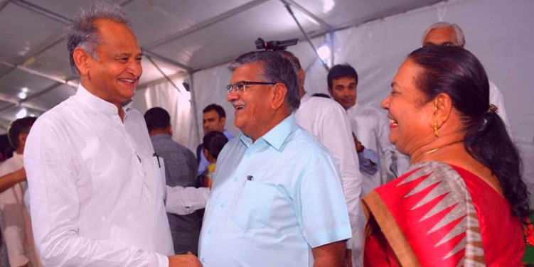 जयपुर में CM गहलोत का 'पॉवर डिनर', 140 MLA हुए शामिल