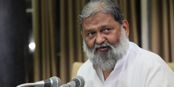 कैमरे की फ्लैशलाइट से डरने वाले राहुल देश की रक्षा क्या करेंगे: अनिल विज