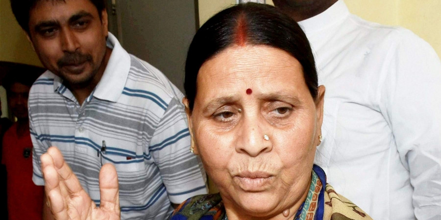 बिहार में बाढ़ पर मची सियासत, राबड़ी ने कहा-यहां तो चूहे हैं करामाती, वही बांध तोड़ते हैं