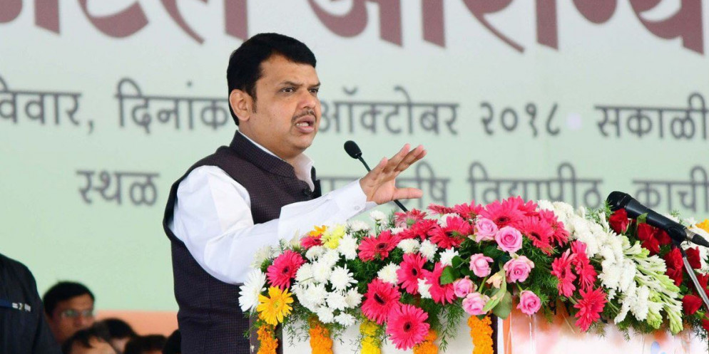 देवेंद्र फडणवीस को कल शाम 5 बजे तक साबित करना होगा बहुमत: सुप्रीम कोर्ट