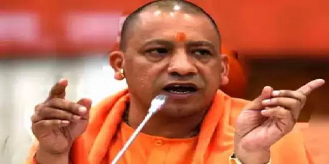 गलत आंकड़ों पर सीएम योगी नाराज, कई डीएम को कारण बताओ नोटिस
