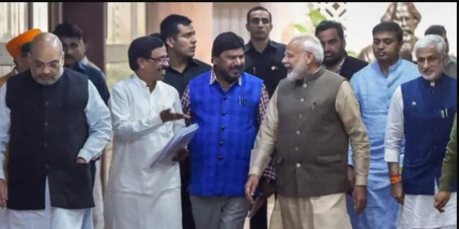 NDA में तालमेल बनाने की उठी मांग, PM मोदी बोले- विवाद सुलझाने को कमेटी बने