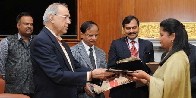प्रधानमंत्री के प्रधान सचिव नृपेन्द्र मिश्रा ने दिया इस्तीफा, IAS सिन्हा करेंगे रिप्लेस