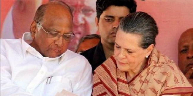 कांग्रेस नेता की सोनिया से मांग, शिवसेना के साथ बनाएं सरकार