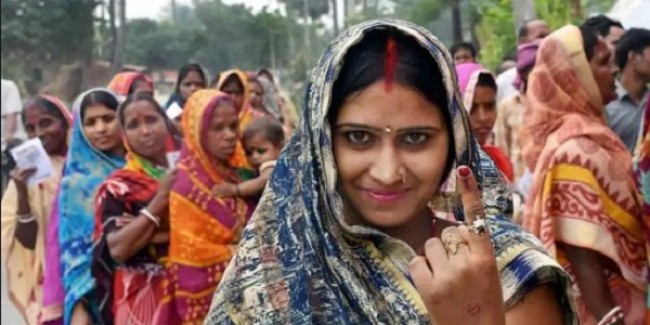 पांचवां चरण: सात राज्यों की 51 सीटों पर मतदान शुरू, बूथों पर लगी कतारें