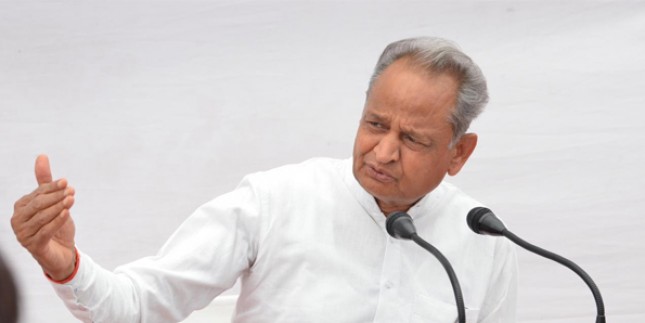 केंद्रीय मंत्री गजेंद्र सिंह शेखावत अपनी संभावित हार से परेशान - अशोक गहलोत