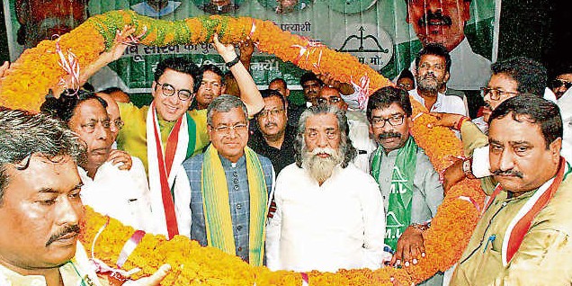 दुमका में महागठबंधन की सभा, शिबू सोरेन ने कहा, अलग राज्य बनने के बाद भी झारखंडियों को नहीं मिला हक