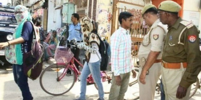 यूपी में फिर सक्रिय होगा एंटी रोमियो स्क्वॉड, लेकिन क्या पुलिस भी सुधरेगी?