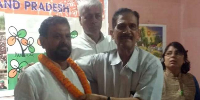 कांग्रेस को झटका, कामेश्वर बैठा तृणमूल कांग्रेस में शामिल; बने प्रदेश अध्यक्ष
