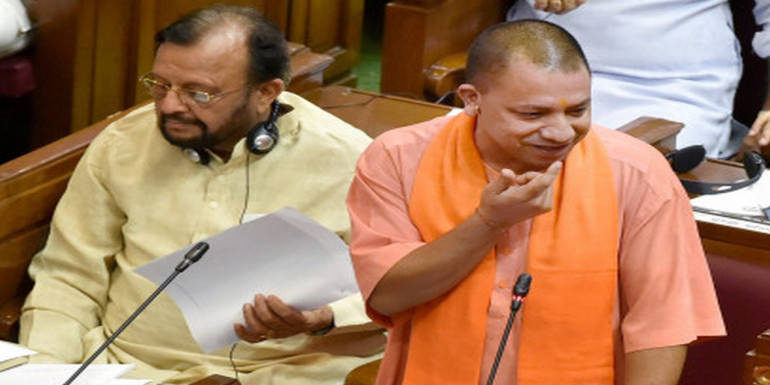 अब योगी आदित्यनाथ के मंत्री खुद भरेंगे अपना टैक्स