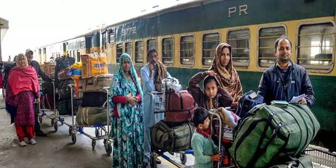 76 भारतीय और 41 पाकिस्तानी नागरिकों को लेकर दिल्ली पहुंची समझौता एक्सप्रेस