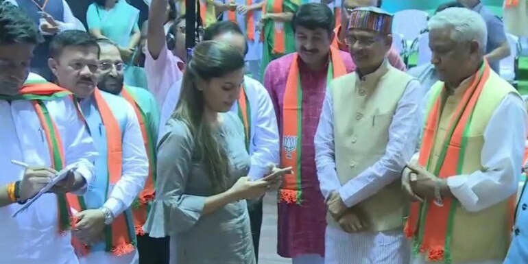 BJP in a huddle as Battle for Delhi draws close