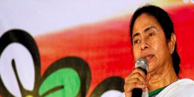 पुरोहितों को एक बैनर तले लाने में जुटी तृणमूल कांग्रेस