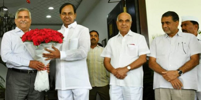 KCR stresses on need for a national power policy