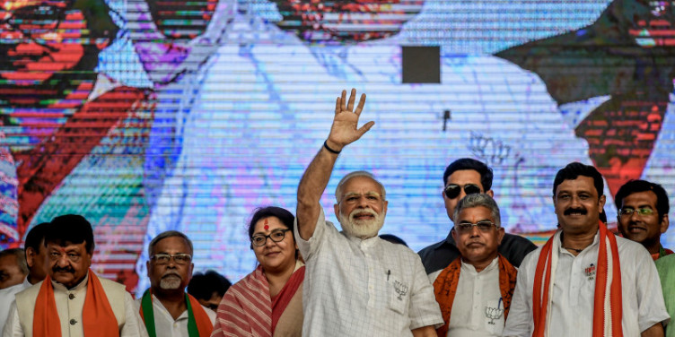 जनता से 1400 गुना तक ज्यादा अमीर हैं हमारे देश के नेता
