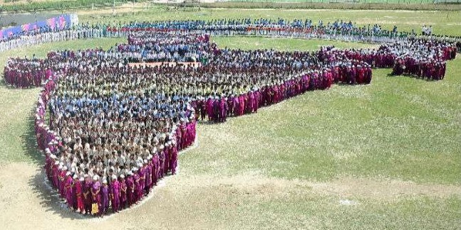 5000 लोगों ने भारत का नक्शा बना बताई वोट की अहमियत