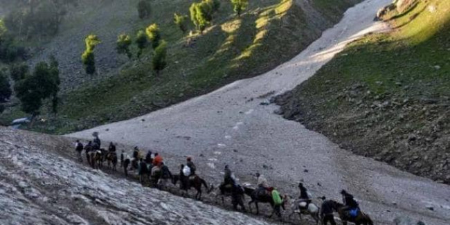 J-K में अधिकारी का आरोप- अमरनाथ यात्रा के चलते नहीं उठा पाया पिता का जनाजा