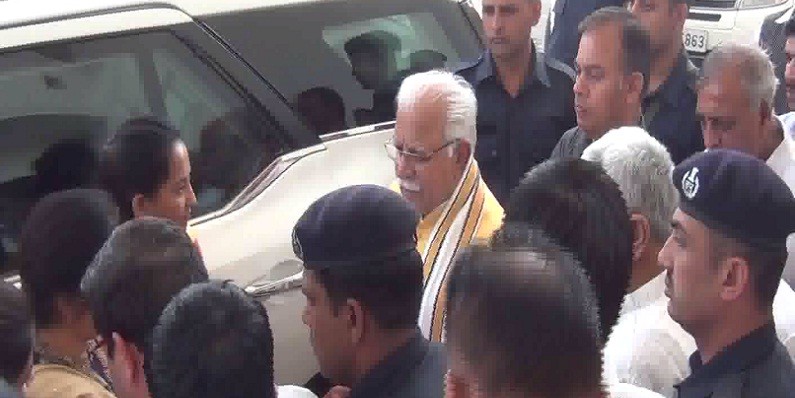 कांग्रेस पार्टी देश व समाज को तोड़ने और जाति-पाति की राजनीति करने में है माहिर- सीएम खट्टर