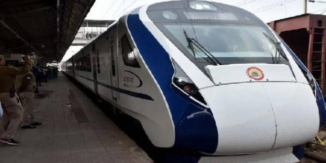 माता वैष्णो देवी कटरा-नई दिल्ली के बीच वंदे भारत ट्रेन दौड़ाने की तैयारी, ट्रायल की तारीख हुई तय