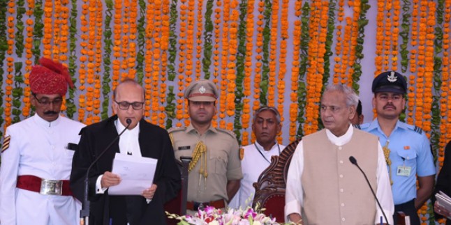 सर्जिकल स्ट्राइक पर भी झूठ बोल रही है कांग्रेस: प्रकाश जावड़ेकर