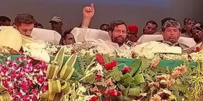 महाराष्ट्र पॉलिटिक्स का साइड इफेक्ट! पासवान बोले- बिहार में सभी सीटों पर तैयारी करे लोजपा