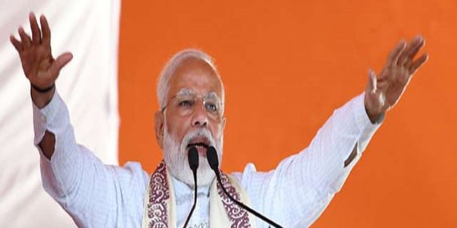 मोदी ने लालू परिवार से पूछा, राजनीति में कितनी तनख्वाह की अरबपति हो गए