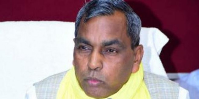ओमप्रकाश राजभर के बिगड़े बोल, मंच से भाजपा नेताओं को दी मां की गाली