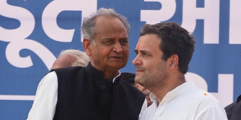 जन्मदिन की बधाई के मौके पर 24 दिन बाद मिले राहुल गांधी और गहलाेत