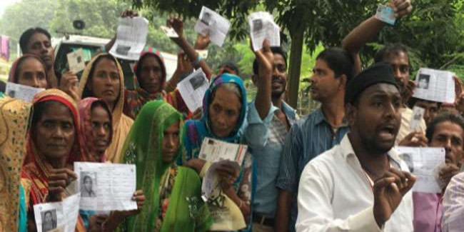 Bihar By Election: बूथों पर बढ़ने लगे वोटर, कई जगह खराब मिले EVM