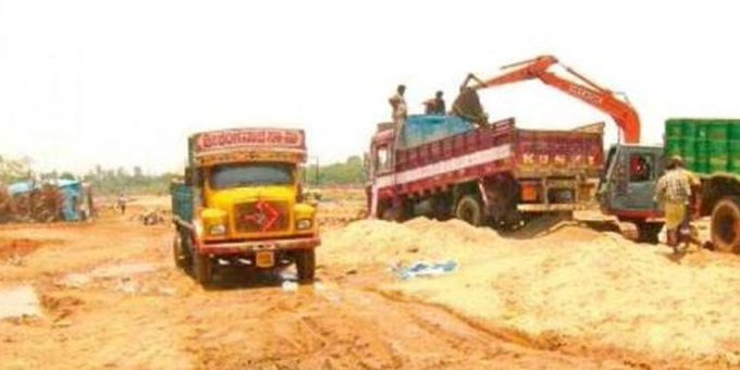 Govt helpless as illegal sand mining continues