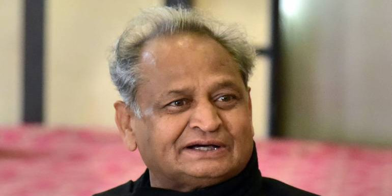 ट्रैफिक नियम तोड़ने पर गहलोत सरकार नहीं लगाएगी भारी भरकम जुर्माना