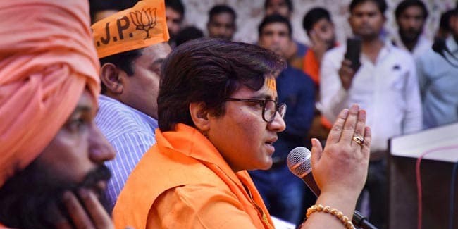 बीजेपी 23 सीटों पर आगे, कांग्रेस के ज्योतिरादित्य, भूरिया और अजय सिंह राहुल पीछे