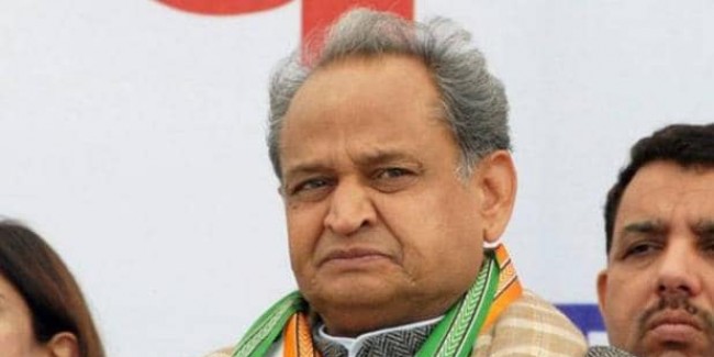 राजस्थान कांग्रेस में फूट, CM पद के लिए अशोक गहलोत और सचिन पायलट आमने-सामने