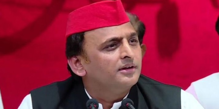 अखिलेश का भाजपा पर आरोप- सीएम योगी से मिलने से पहले दलितों को साबुन-शैंपू से नहलाया गया