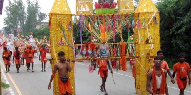 कांवड़ यात्रा में डीजे और माइक पर प्रतिबंध नहीं, लेकिन केवल भजन बजाने की अनुमति - योगी