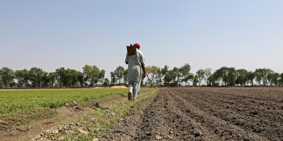Farmers' meet resolves to formulate water and farmers' policy