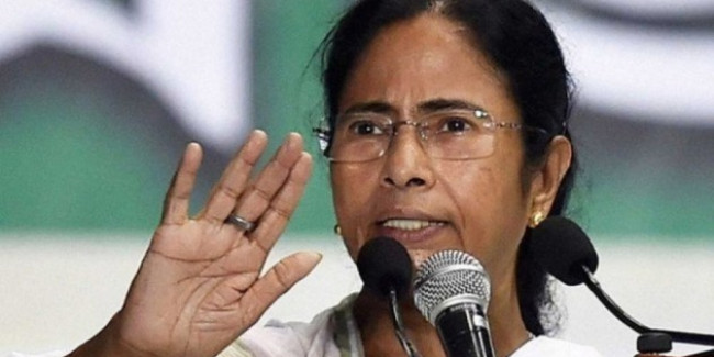 पीएम मोदी को विशेषज्ञों से बात करनी चाहिए: अर्थव्यवस्था संकट पर ममता बनर्जी