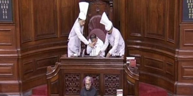 ...क्या राज्यसभा से गैरहाज़िर रहकर विपक्षी सांसदों ने तीन तलाक बिल पास कराने में की सरकार की मदद...?
