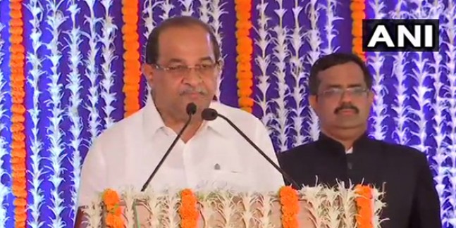 CM देवेंद्र फडणवीस ने किया मंत्रिमंडल का विस्तार, 13 मंत्रियों ने ली शपथ