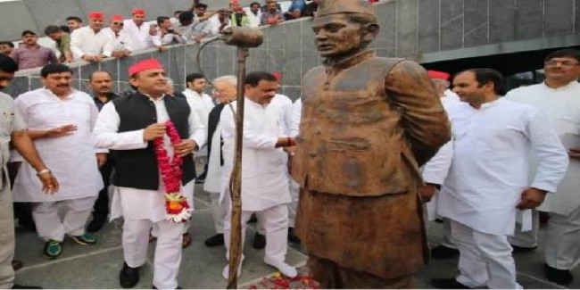 पीड़िता को जेल भेजकर तेल मालिश कराने वाले के साथ खड़ी है सरकार : अखिलेश यादव