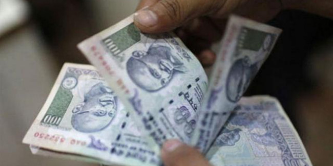 प्रधानमंत्री जन-धन खातों में 1 लाख करोड़ रुपये!