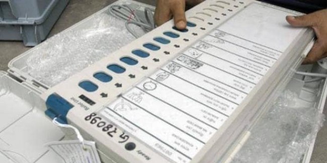 EVM में कमल के नीचे BJP का नाम नहीं, चुनाव आयोग ने खारिज किया TMC का आरोप