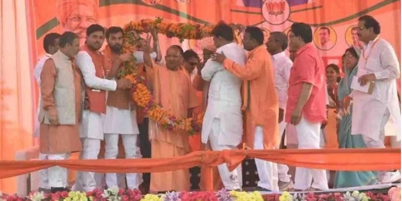 सीएम योगी ने साक्षी महाराज पर दिया बड़ा बयान, बताया 'भारत की राष्ट्रीयता के प्रति आवाज उठाने वाला'