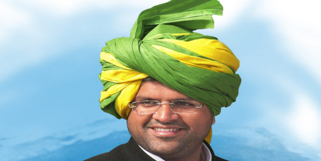 खट्टर साहब बताएं, आपने नौकरी दी तो बेरोजगारी कैसे बढ़ी – दुष्यंत चौटाला