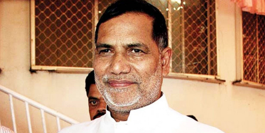 उत्तर भारतीयों के बड़े नेता कृपाशंकर सिंह छोड़ सकते हैं कांग्रेस! CM फडणवीस के साथ दिखने के बाद चर्चा तेज