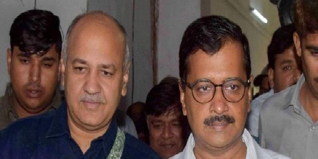 दिल्ली की एक अदालत ने केजरीवाल और सिसोदिया के खिलाफ आरोप किया तय, जानिए मामला