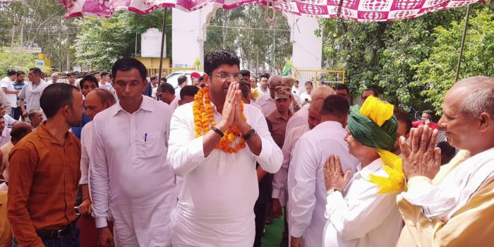 दुष्यंत चौटाला के सामने किसान का छलका दर्द, बोला- आप संसद में होते तो नहीं चढ़ना पड़ता टंकी पर