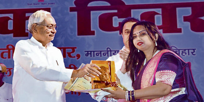 शिक्षकों के लिए कुछ करेंगे तो हम ही, बहकावे में नहीं आएं