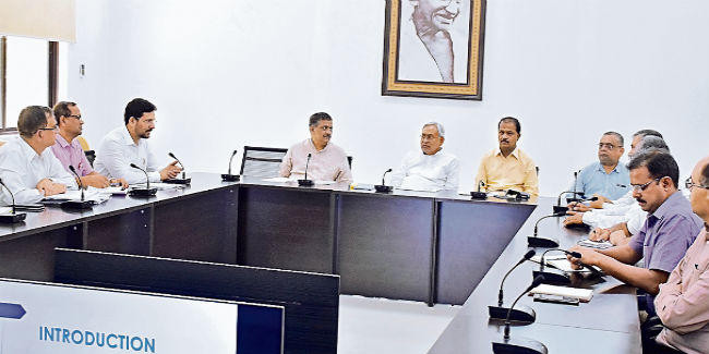12 महीने पेयजल आपूर्ति के लिए हो सर्वेक्षण : सीएम नीतीश कुमार