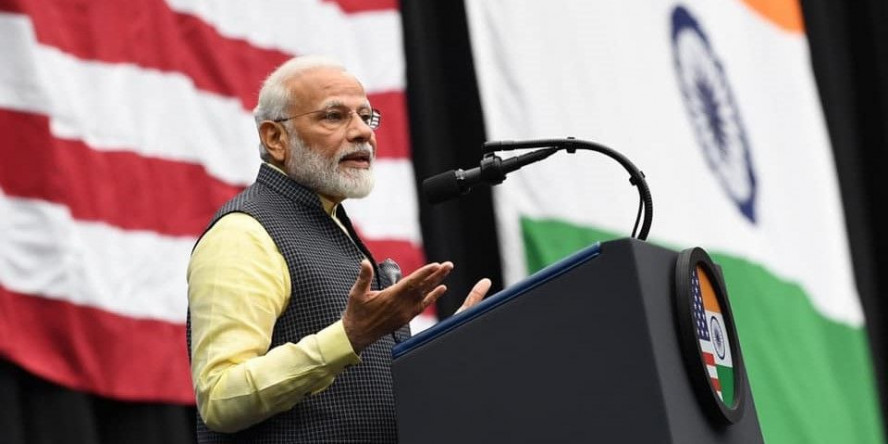 सियासी स्वार्थ के लिये प्रवासी भारतीयों का इस्तेमाल ग़लत?